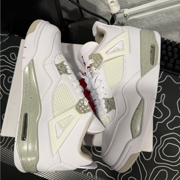 Jordan 4 Oreo - Picture 4 of 5